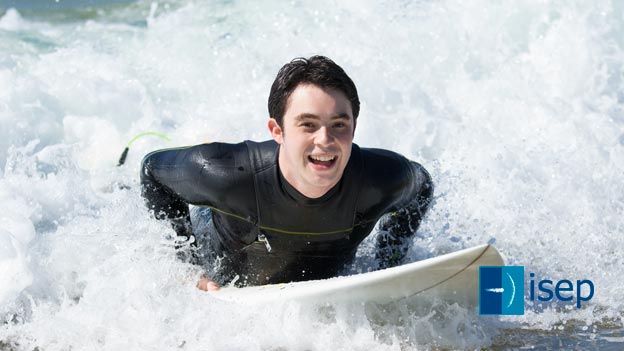 Los jóvenes con TEA y los efectos del «Surf Adaptado»